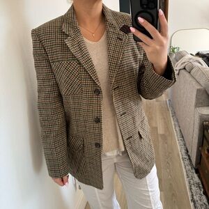 Green and Brown Plaid Suit Jacket with Structured Silhouette